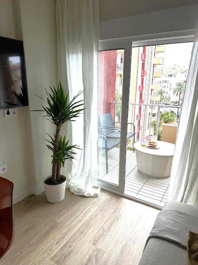 Minerva Estudio Suite White Jasmine, Beach And Pool เบนัลมาเดนา ภายนอก รูปภาพ