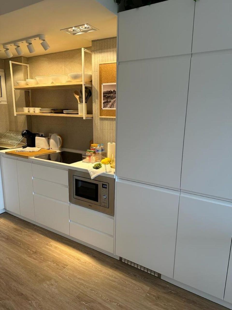 Minerva Estudio Suite White Jasmine, Beach And Pool เบนัลมาเดนา ภายนอก รูปภาพ